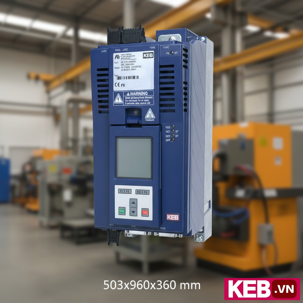 Biến tần KEB 31F6K19-3011 355k - Góc chụp nghiêng biến tần KEB F6 COMPACT 31F6K19-3011 đặt trong tủ điện, thấy rõ bảng đấu dây công suất, nhãn kỹ thuật và dải kích thước 503x960x360 mm